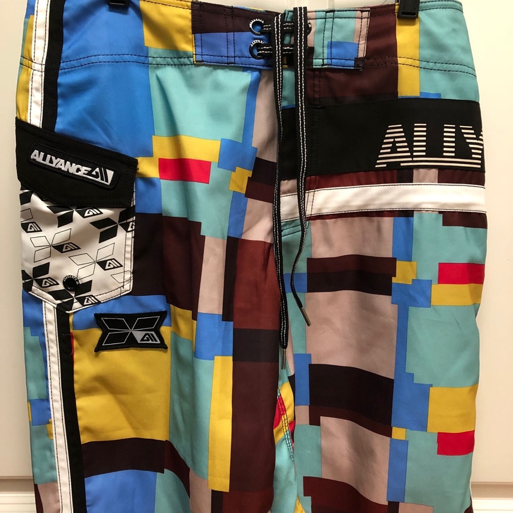 Men’s swim shorts